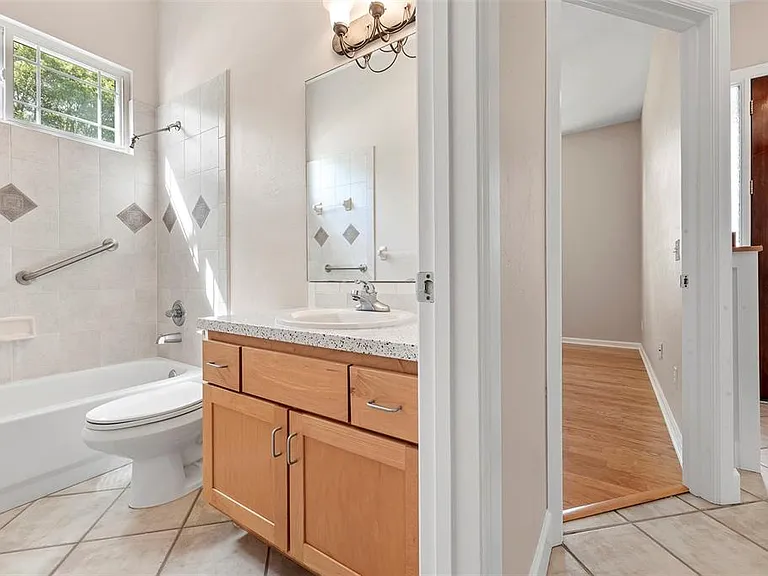 2313 NW 93rd St — Photo 9