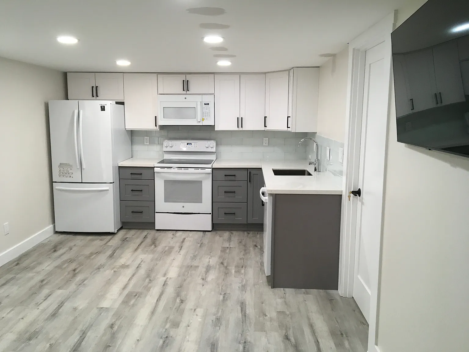 4 bed, 1500 sqft, $5,400 — Photo 3