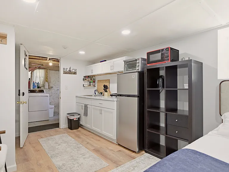 90 Gibbs Ave #A — Photo 12