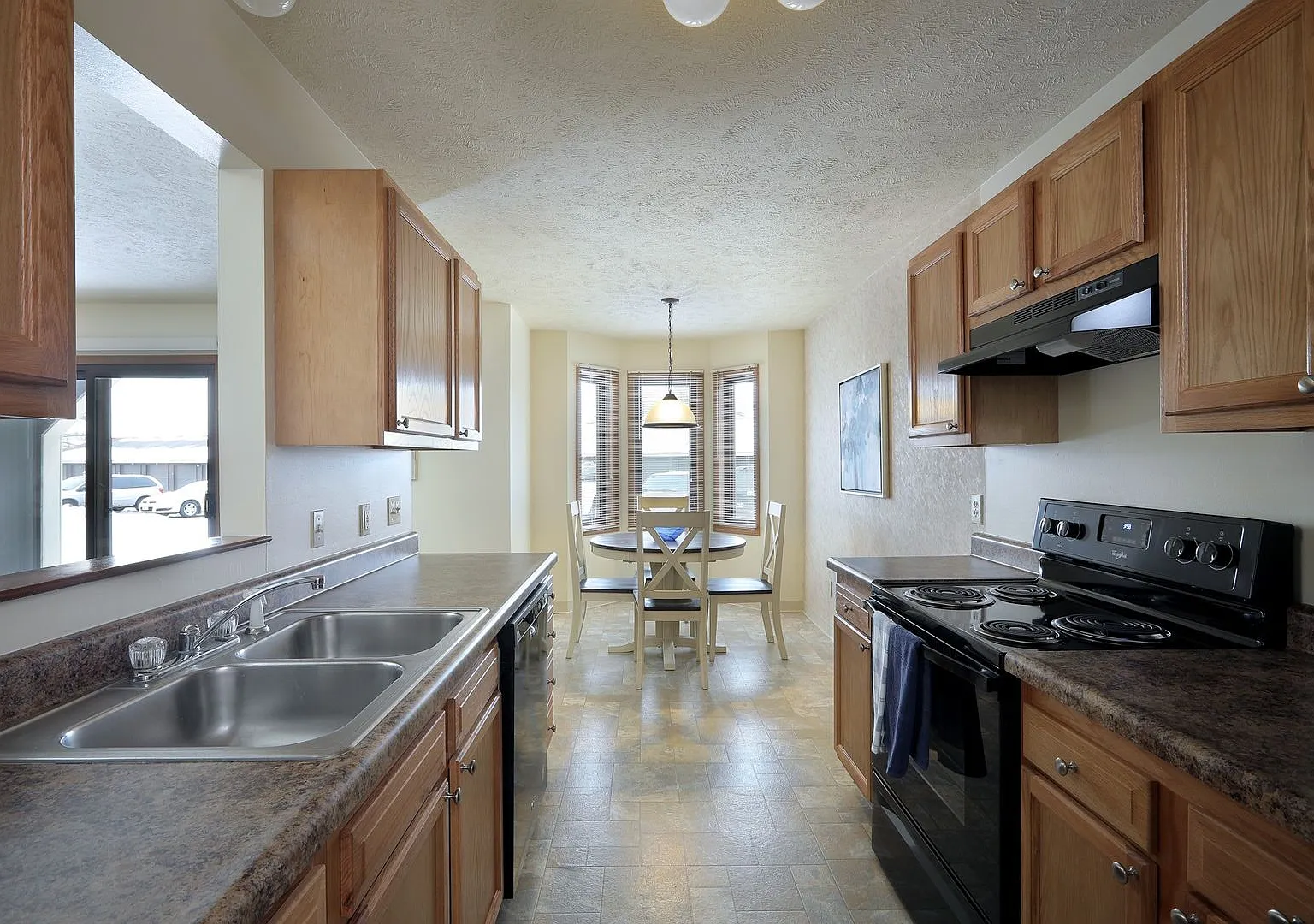 Oak Tree Apartments — Photo 1
