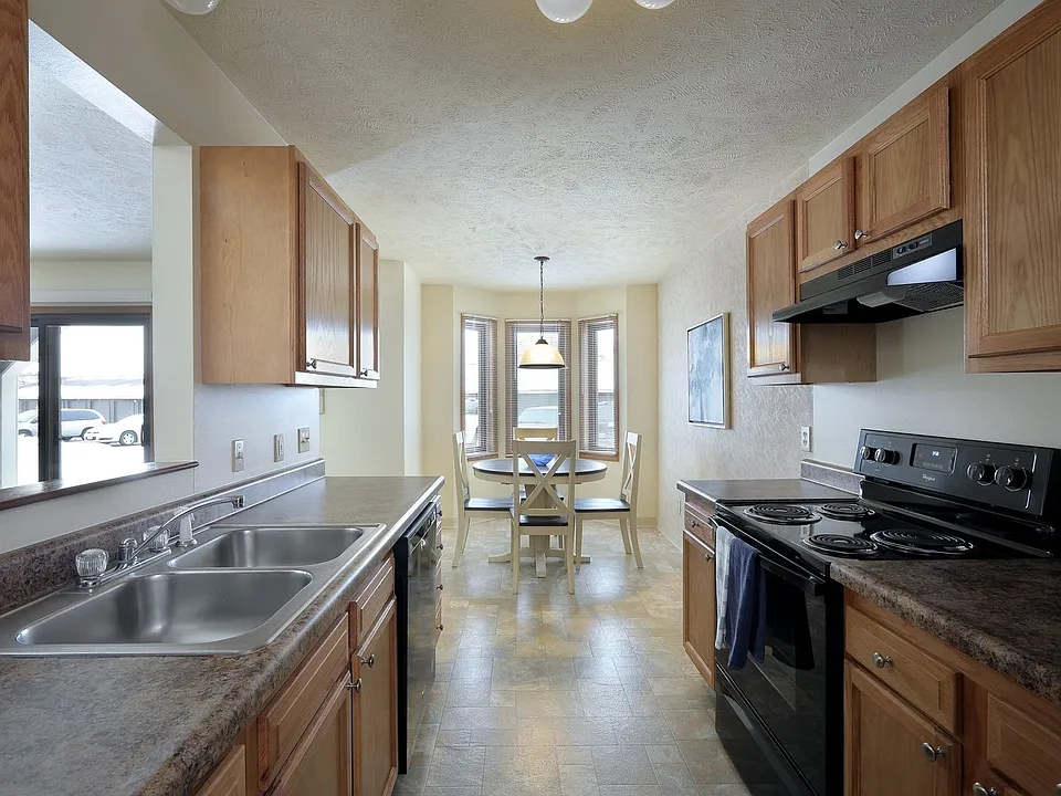 Oak Tree Apartments