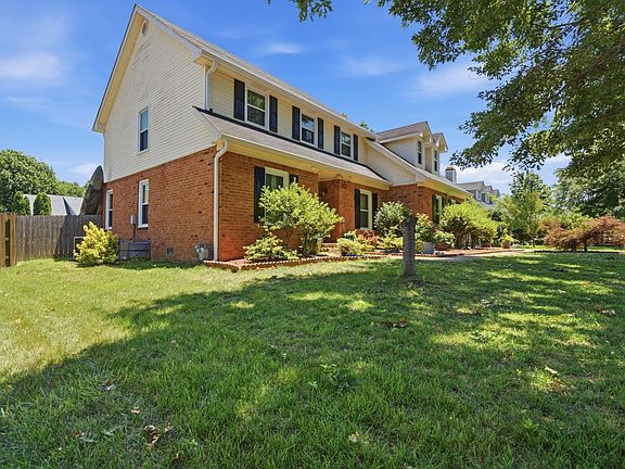 2nd image of 4817 Morgan Dr