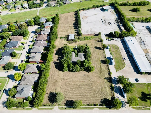 1809 SE Parkway Ln, Arlington, TX 76010