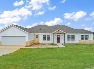 613 Lakeridge Ln, La Vernia, TX 78121