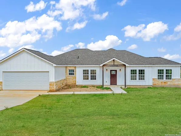 613 LAKERIDGE LN, La Vernia, TX 78121