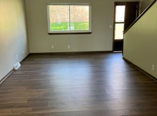 7315 Ames Cir, Omaha, NE 68134