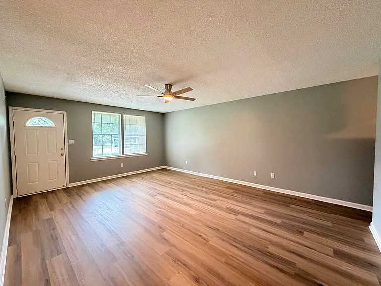 3884 Kerston Dr — Photo 12