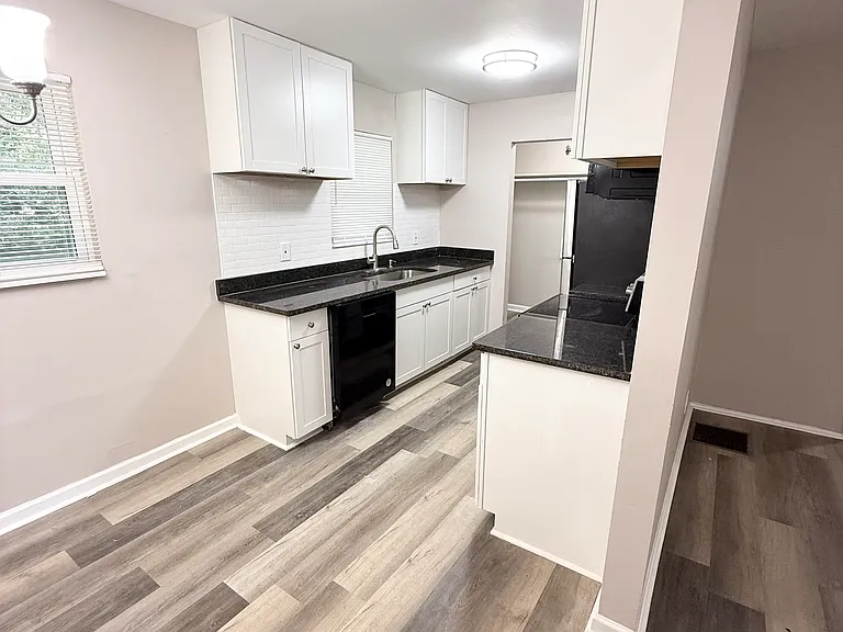 207 Custer Cir — Photo 5