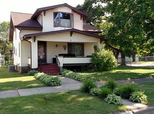 1717 16th Ave, Menominee, MI 49858