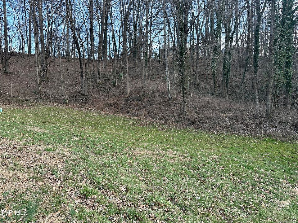 1st image of 126 Maple Crst