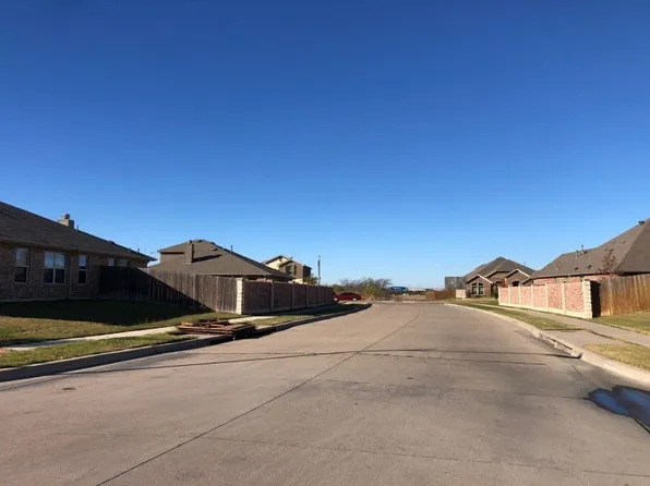 1405 NW Park Meadow Ln, Burleson, TX 76028
