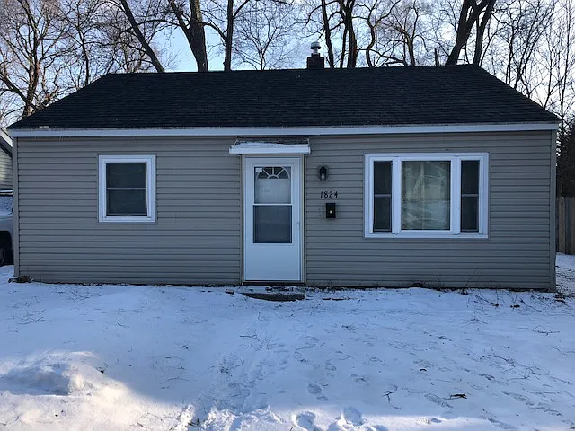 1824 Elder St photo 1