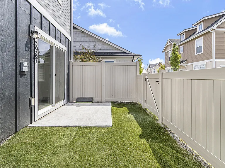 5987 S Jessenia Ln — Photo 14