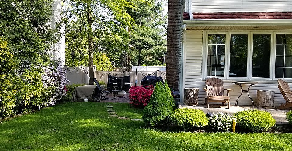1st image of 3 Hutchinson Ct