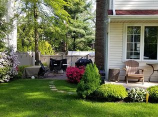 3 Hutchinson Ct, Great Neck, NY 11023