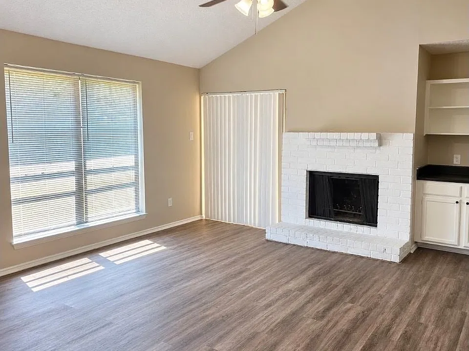 10307 Ivy Oaks Ln