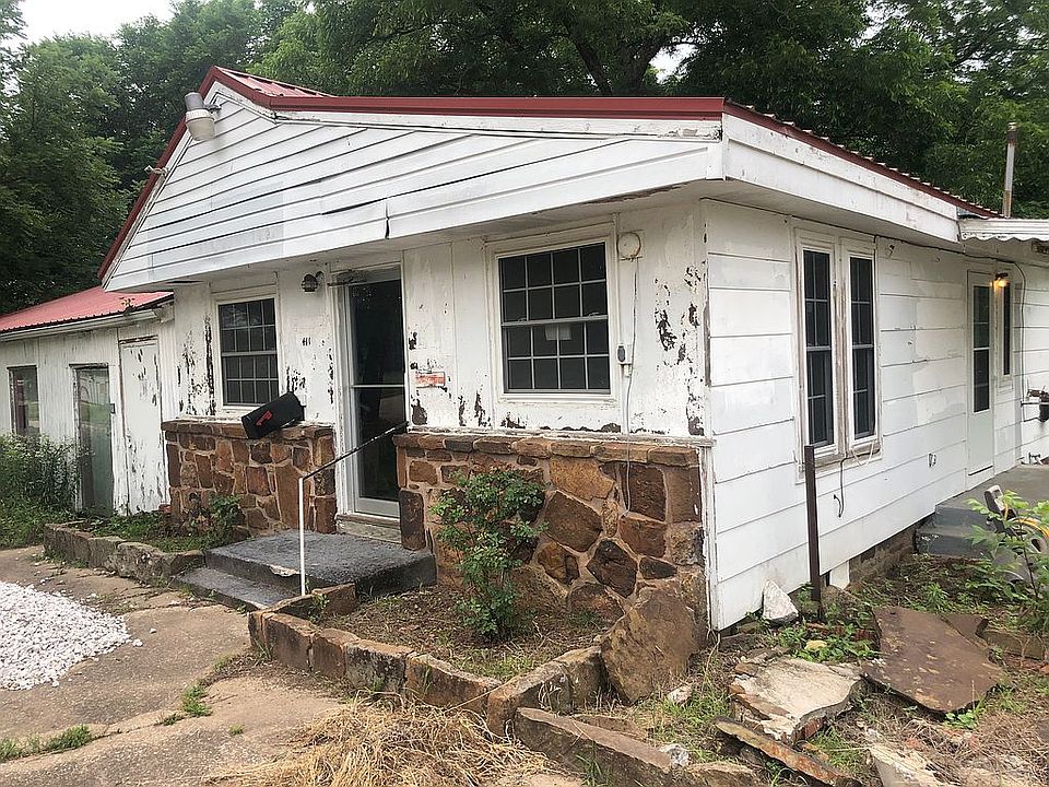 2nd image of 411 S 10th St