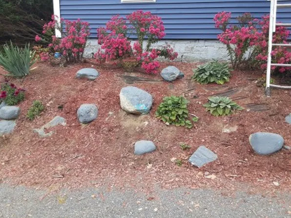 8 Burrill St #2, Fairfield, ME 04937