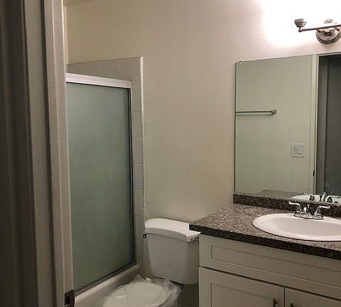 2nd image of 13719 Oxnard St #204
