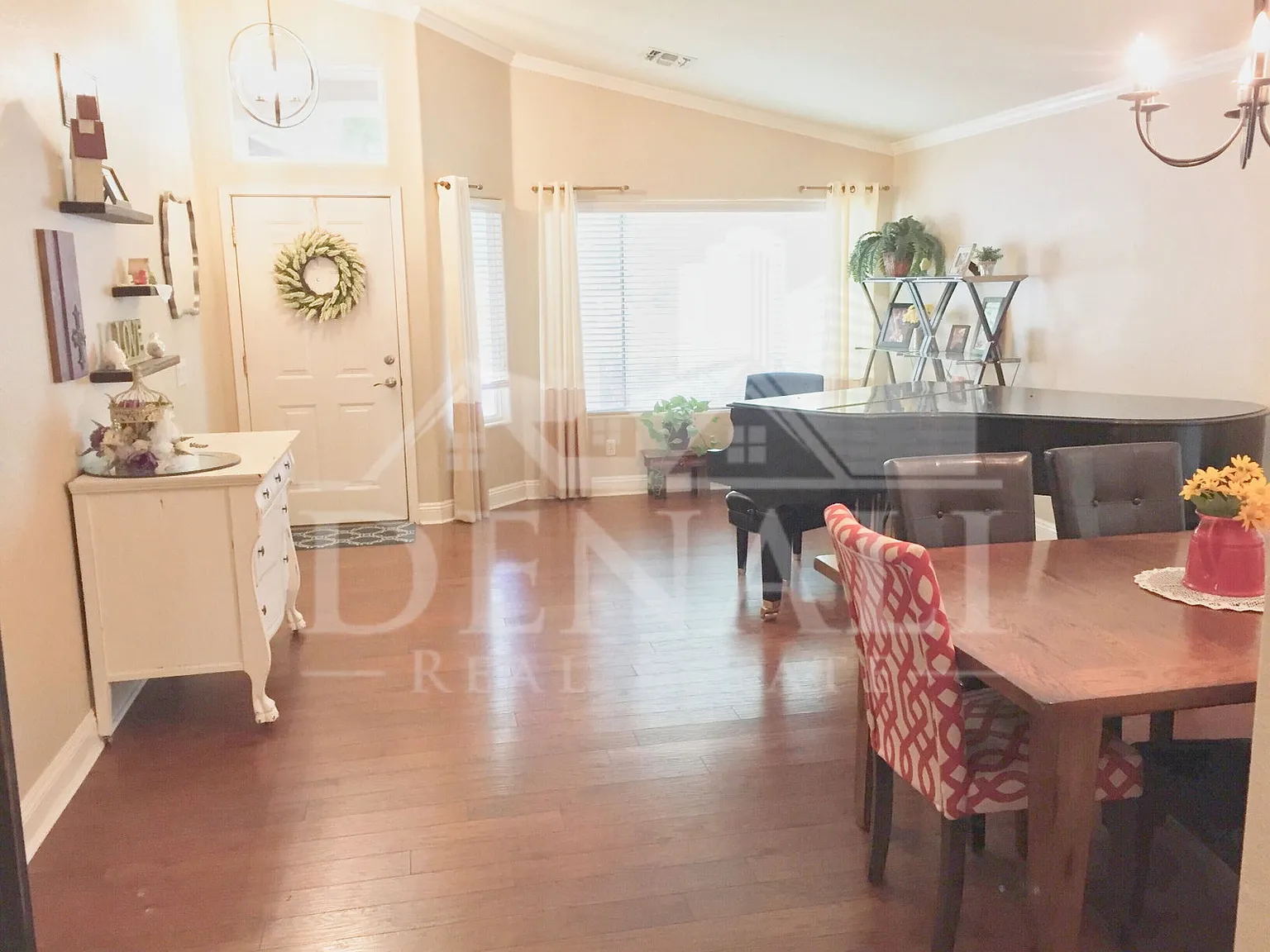 3 bed, 2.0 bath, 1537 sqft, $2,295 — Photo 2