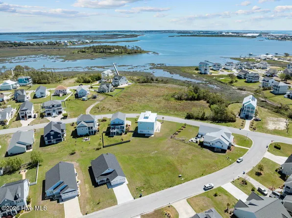 1302 Fathom Way #L17, Morehead City, NC 28557