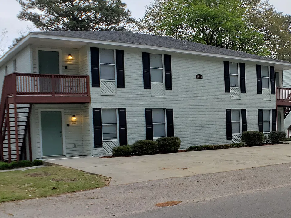 1544 Hamilton Dr #101