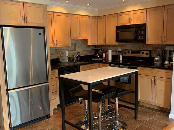 2nd image of 98 N Bedford St #B
