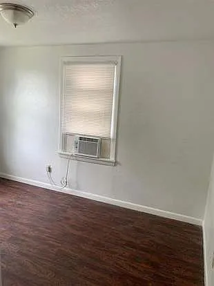 212 Houston St — Photo 25