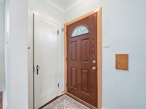 4th image of 3947 W 65th St