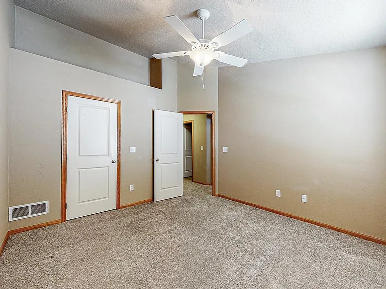 385 NE Sandalwood — Photo 17