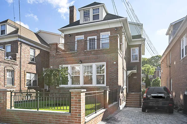 Rented by Douglas Elliman | media 3
