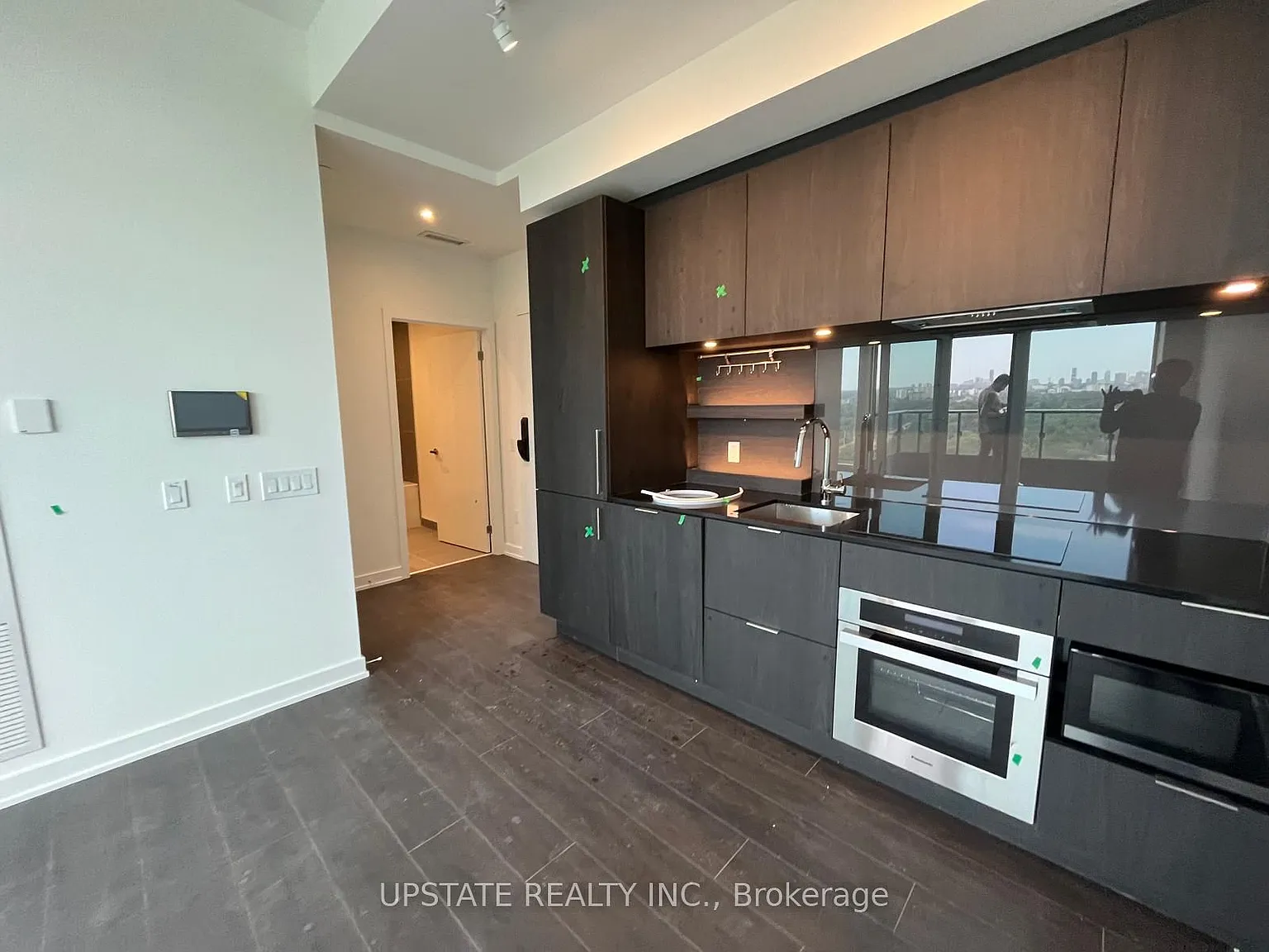 1 bed, $2,400 — Photo 4