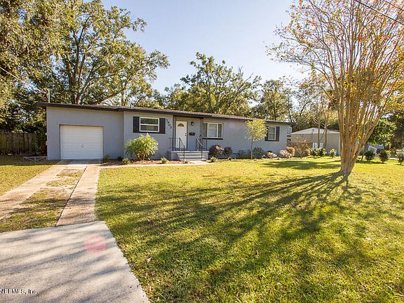 3rd image of 3905 Miruelo Cir S