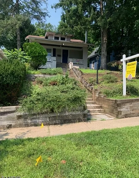 132 Central Ave — Photo 1