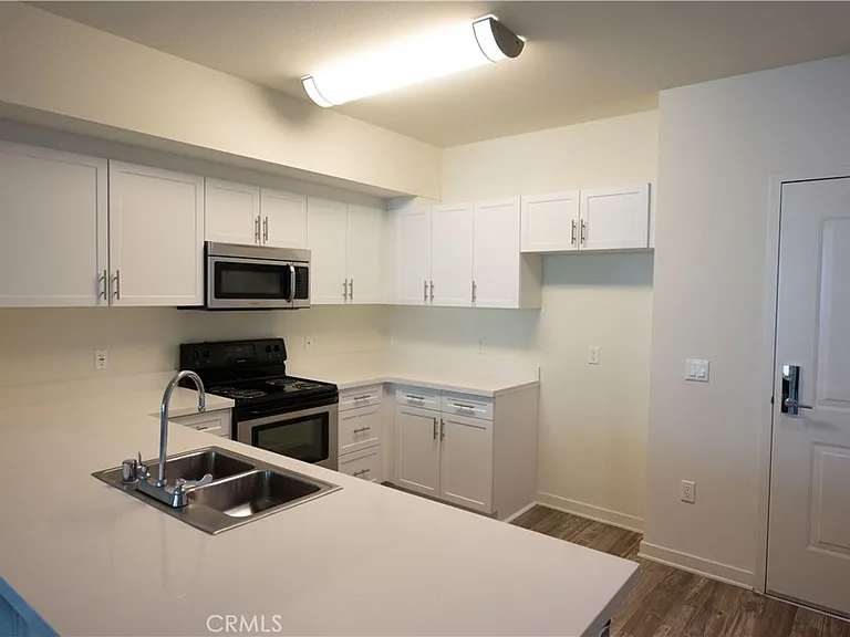 12655 Bluff Creek Dr #123 — Photo 2