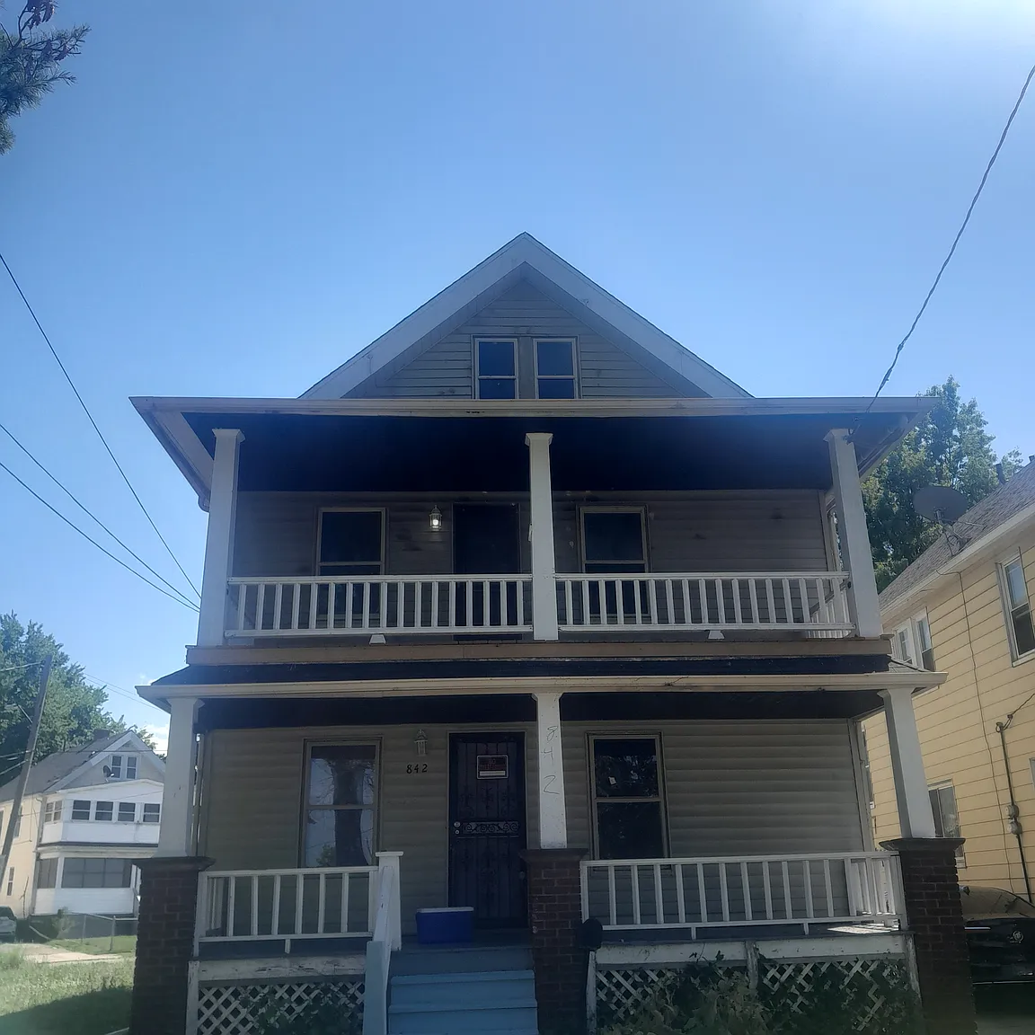 842 Wayside Rd photo 1