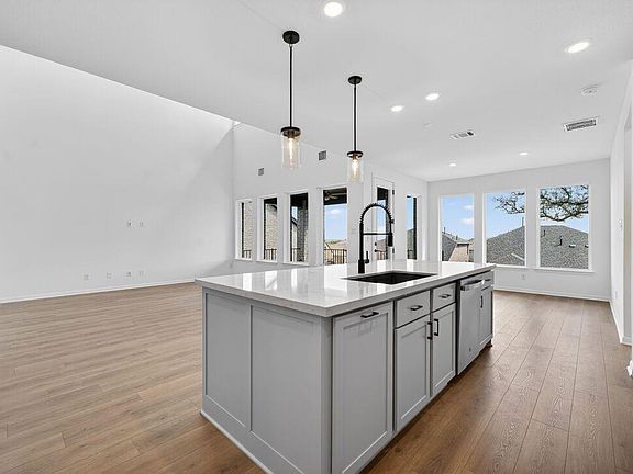 3rd image of 1608 Mulberry Oak Ln