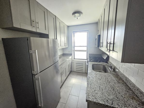 35 Oliver St #6J