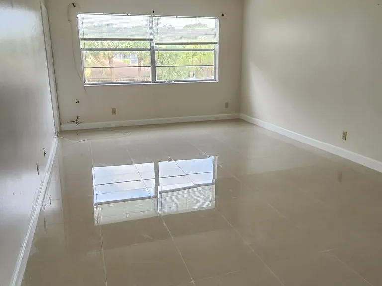 5061 W Oakland Park Blvd #206 — Photo 6