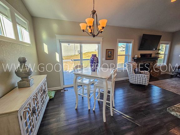 4th image of 412 Timberview Dr