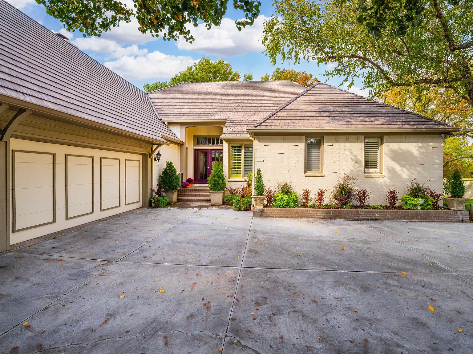 9418 E Woodspring Ct