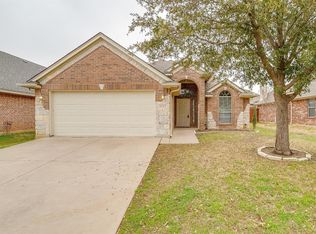 8313 Winter Falls Trl, Hurst, TX 76053