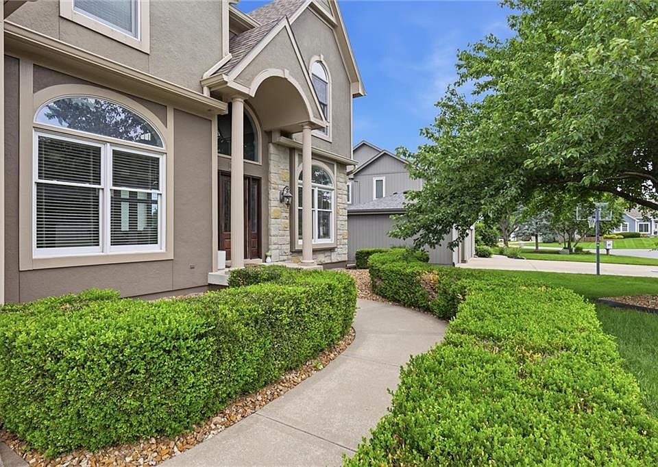 1st image of 2808 SW Arthur Dr