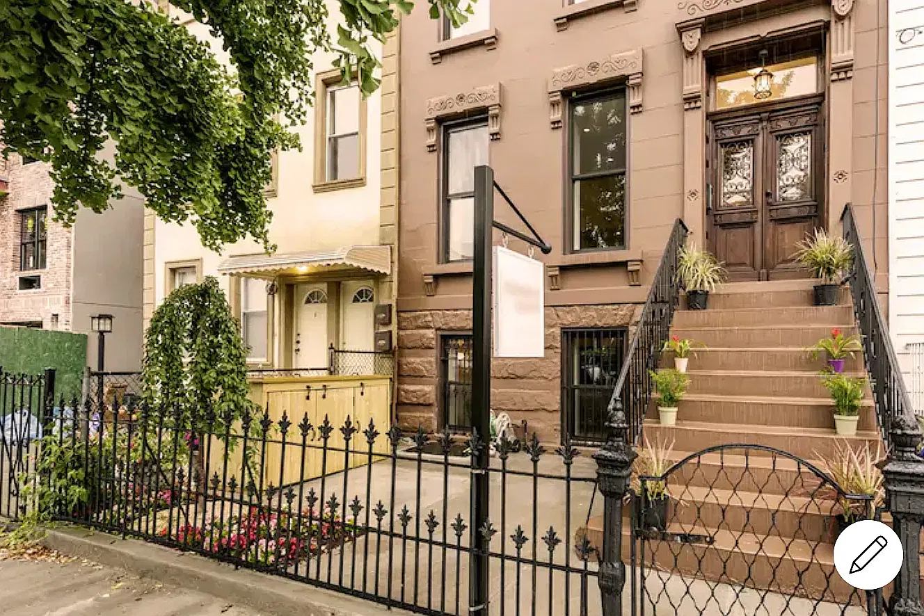 496 Van Buren — Photo 1