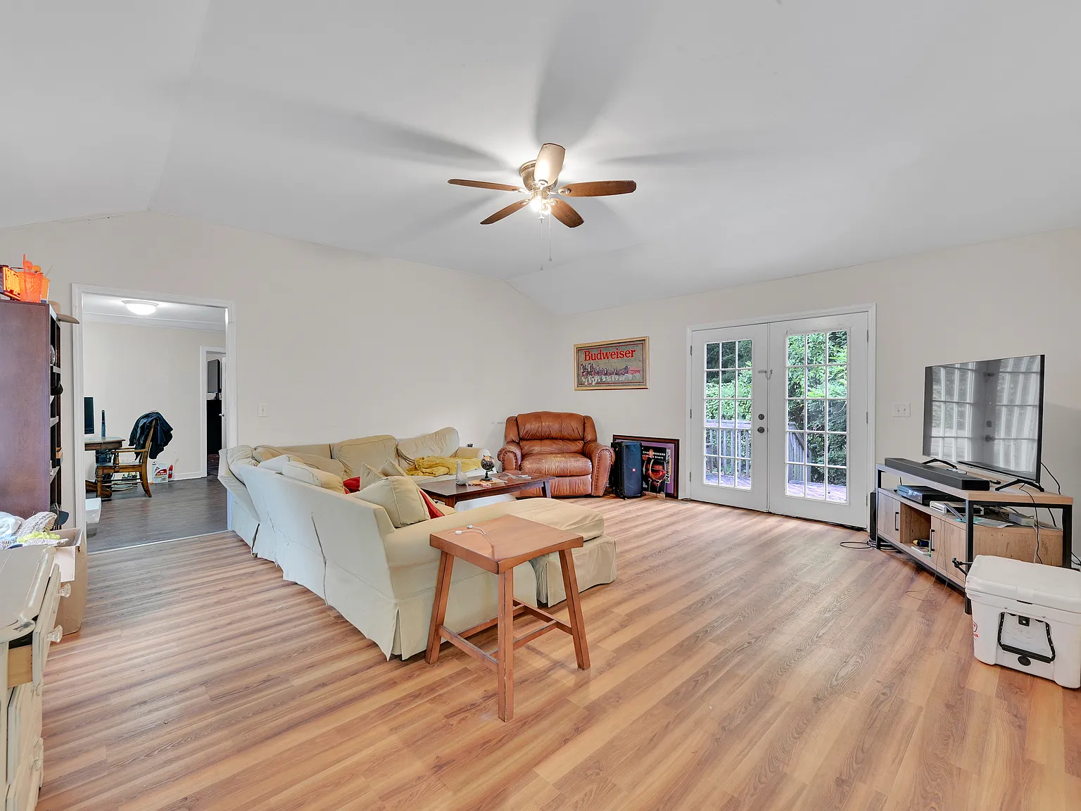 4 bed, 1548 sqft, $2,400 — Photo 2