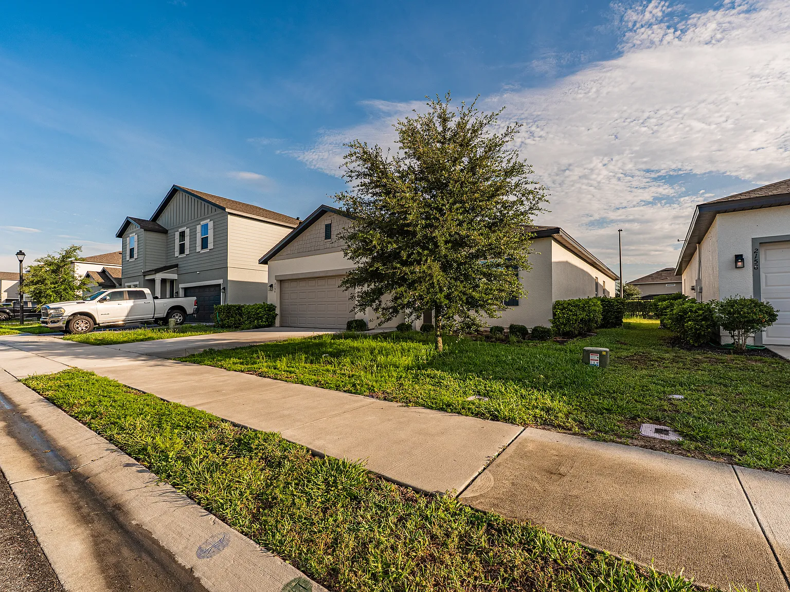 4 bed, 1890 sqft, $2,400 — Photo 3