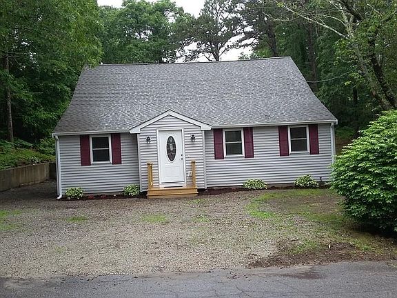 2nd image of 10 Cardinal Dr