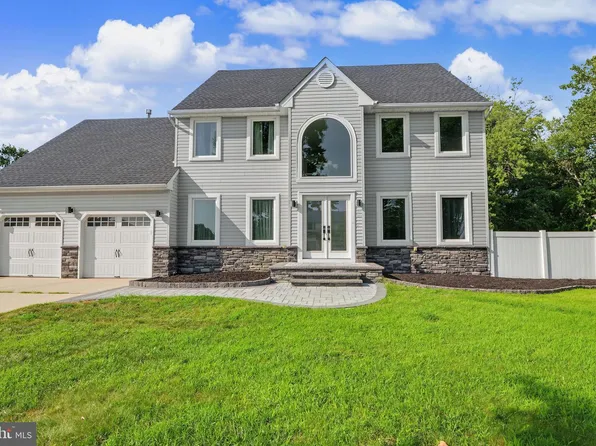 1405 Swan Ln, Mullica Hill, NJ 08062