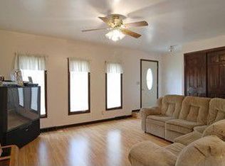 2071 Coral Ave, Aurora, IL 60506