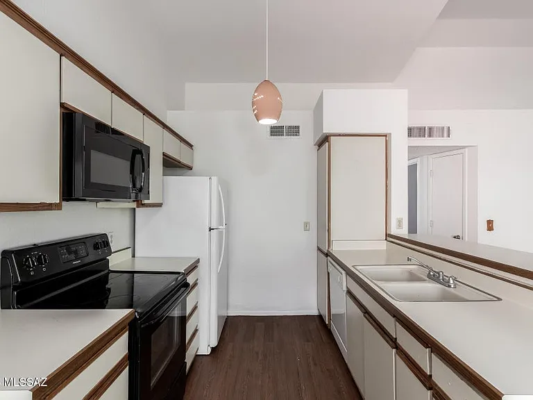 1698 W Park Wood Ln #171 — Photo 4